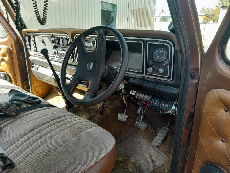 1976 FORD F350  5 SP MANUAL C/CHAS, 6 seats 62935681580931114
