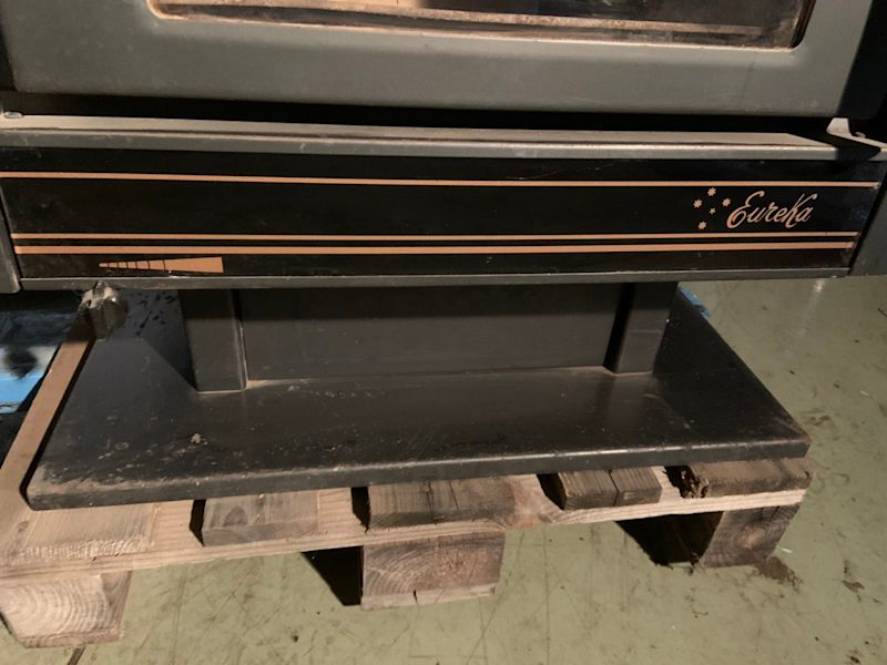 LARGE WOOD HEATER EURIKA FREESTANDING WITH FAN63022634012930112