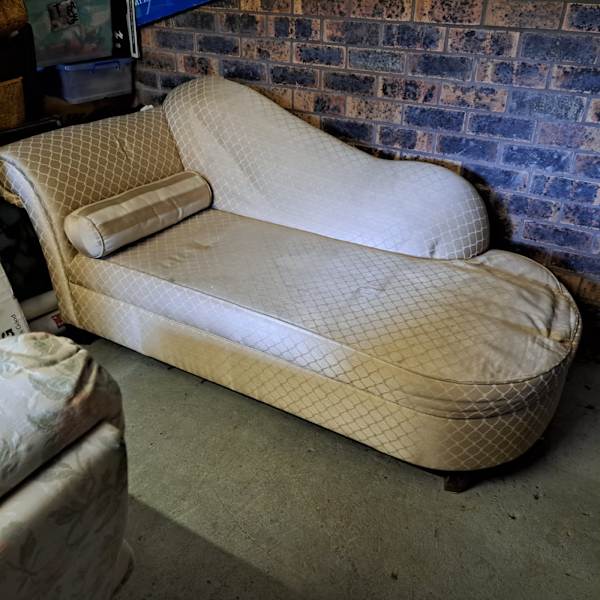 Large Modern Chaise Lounge628638401743391127