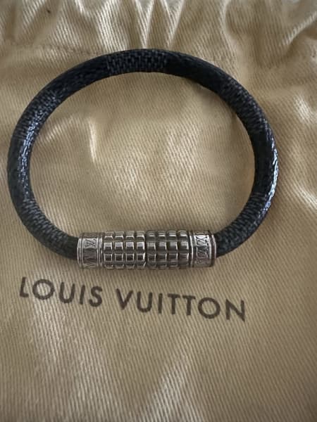 Louis Vuitton Empreinte Bangle, White Gold Grey. Size 3XL