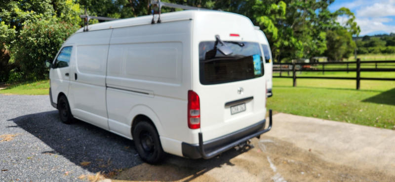 Courier service63438904624898112