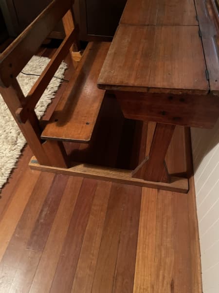 Double student desk. Top condition $140 ono.62863409090050112