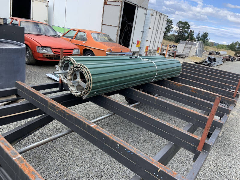 2.7m WIDE GREEN ROLLER DOORS63440369035267112