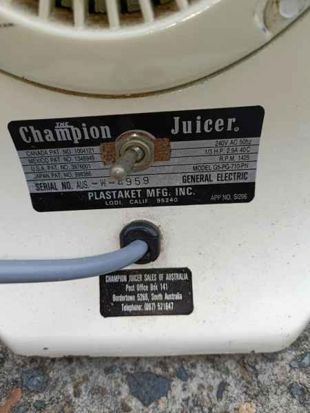 CHAMPION  MASTICATING JUICER MADE IN USA63019532528259111