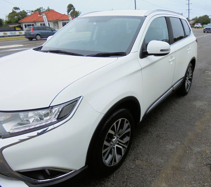 MITSUBISHI OUTLANDER LS (4x4) AUTOMATIC 4D WAGON-2017- 7 SEATER62935686679042111