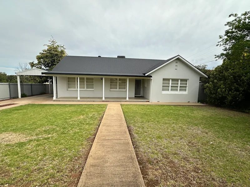 SPACIOUS 3 -BEDROOM HOME WITH AMPLE OUTDOOR SPACE IN PARKES62929683672450112