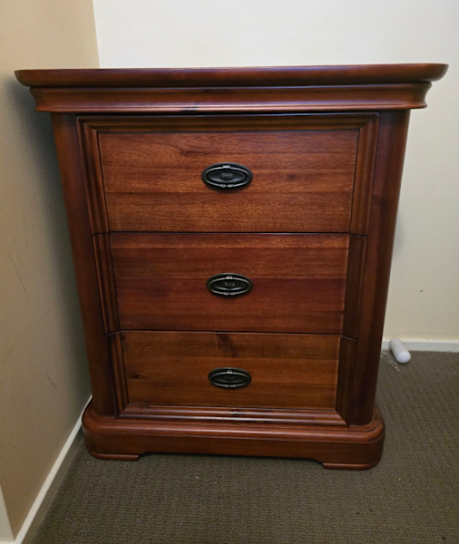 3 drawer bedside solid timber drawers/tables628634113656341118