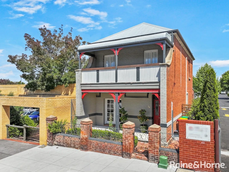 CHARMING CBD TERRACE629296824867871122