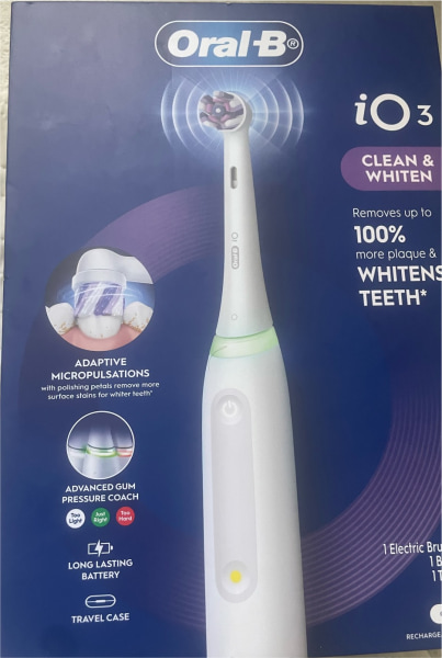 Oral B iO Series 3 White Electric Toothbrush - BRAND NEW IN BOX630217296564491128