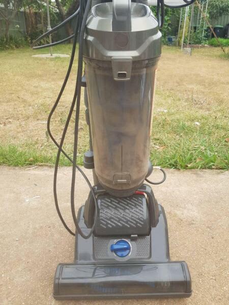 Home & Co Bagless Vacuum Cleaner 1200W63444014632065111