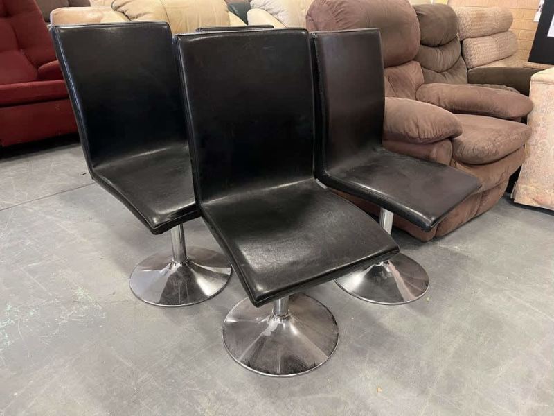 vinyl living room chairs