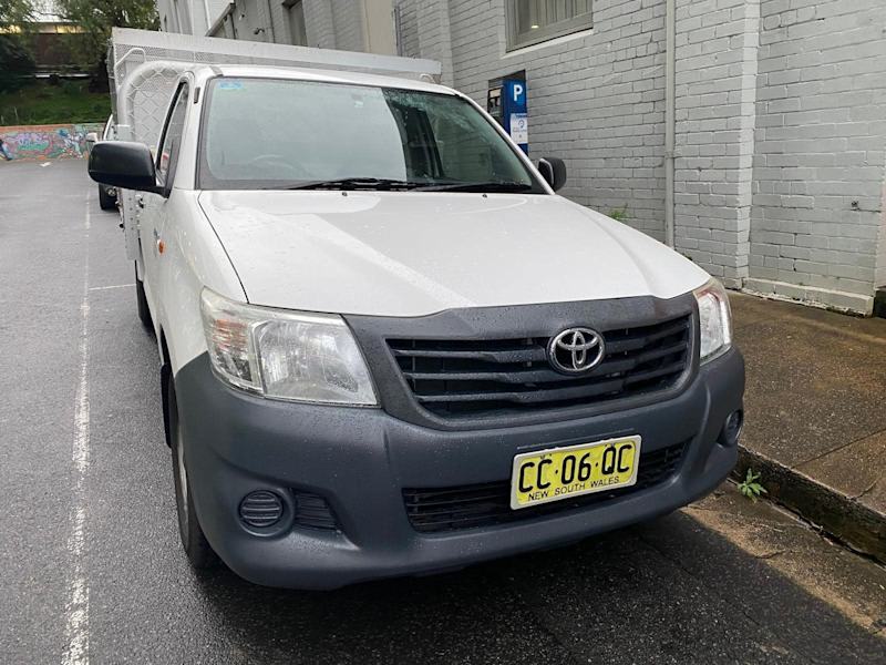 2015 Tipper Ute TOYOTA HILUX WORKMATE 4 SP AUTOMATIC Low Km62882726927617110