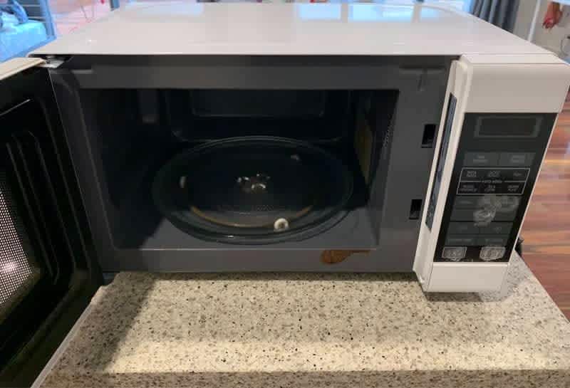 Sharp 20L Microwave 750W63016487719939111