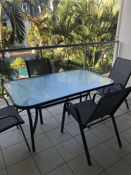 outdoor dining table gumtree