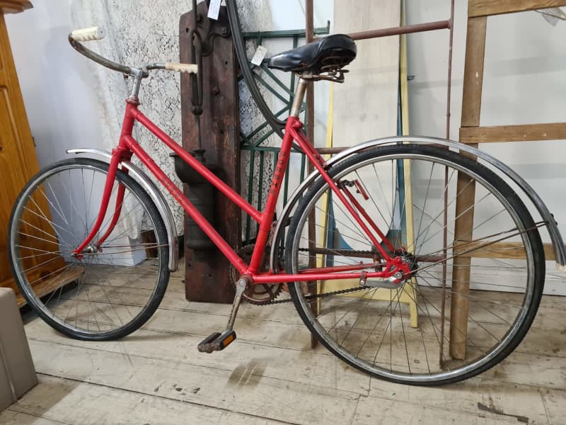 2nd hand womens bike