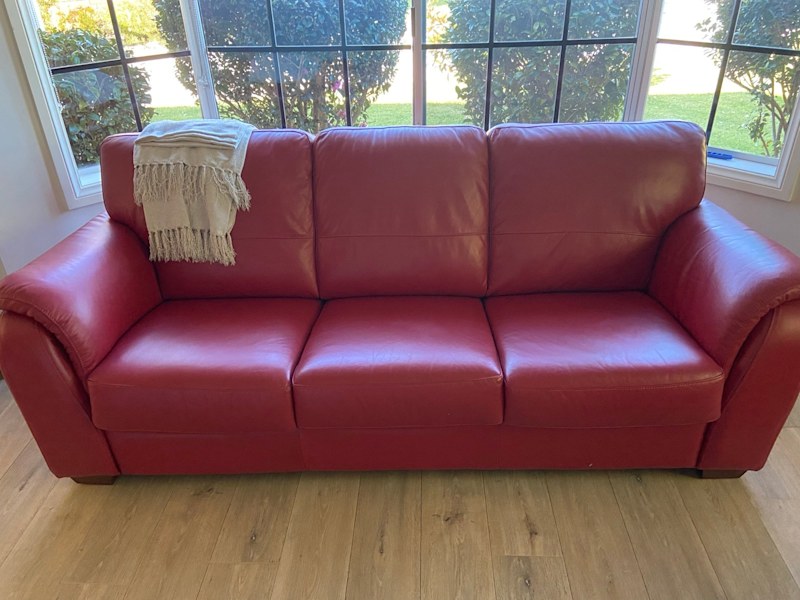 Red leather lounge - 3 seater with a 2 seater62863376254850114