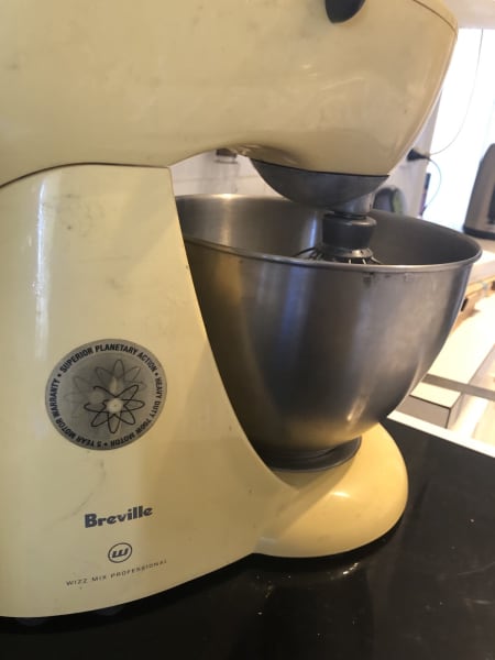 Breville Wizz Mix Hand Mixer EM3