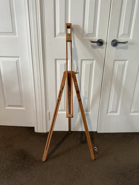 Display Easels for Art