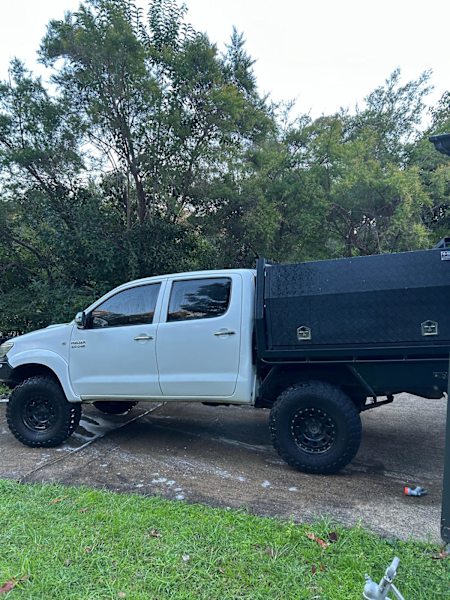 2013 sr Toyota hilux 62882729693569114