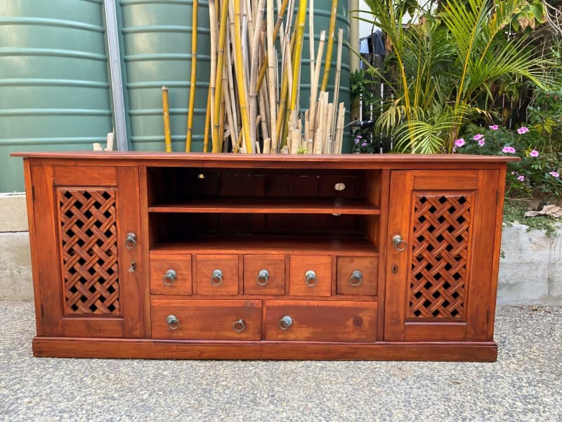 Balinese Tv Brisbane Matttroy