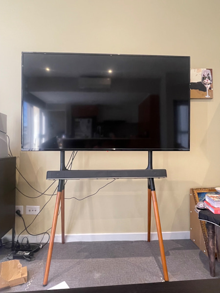 Black metal and chestnut wood Floor TV Stand 90% new628634121383701118