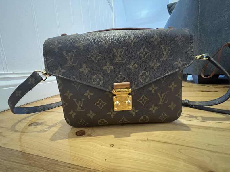 Louis Vuitton Pochette Metis Monogram Bag - Brand New / Unused