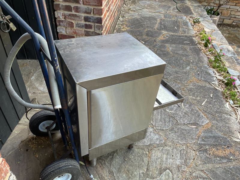 COMMERCIAL GLASS WASHER USED63013784463874113