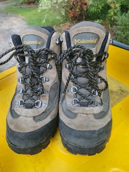 columbia razor ridge hiking boots