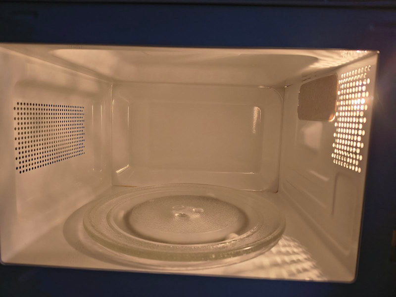 20 Lt microwave as new in perfect conditions - pick up Moonee Ponds 63016488304258113