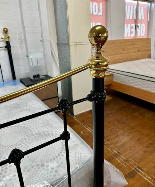 Gibralter King Bed62863371137410113