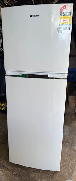 Fridge Westinghouse 340L630226340180491110