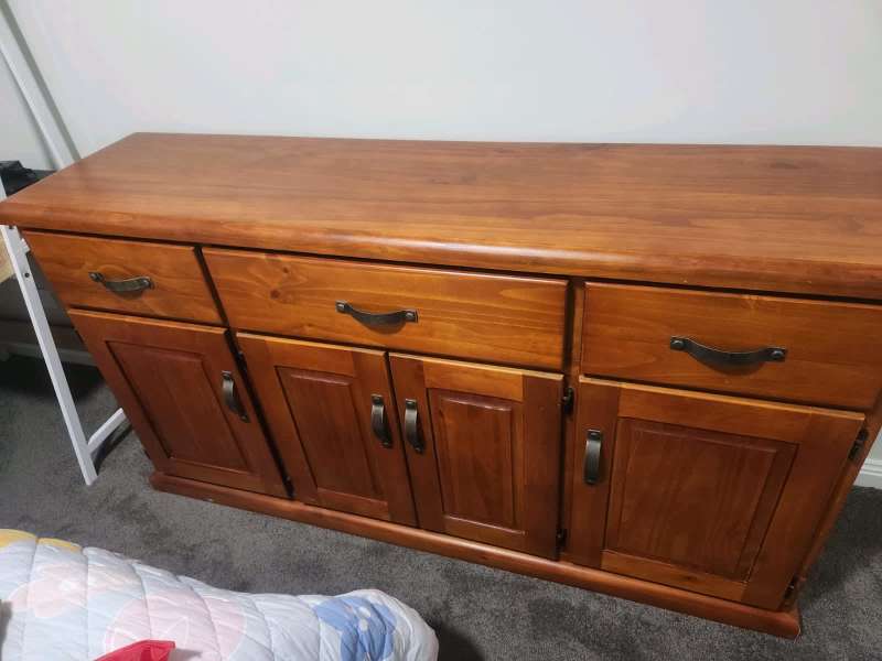 gumtree buffet table