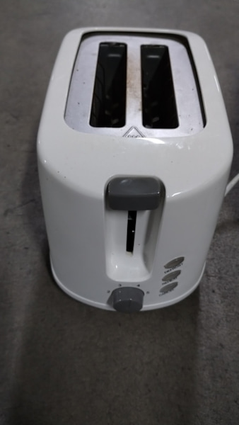 White toasters still come with the box for sale63612128635778112