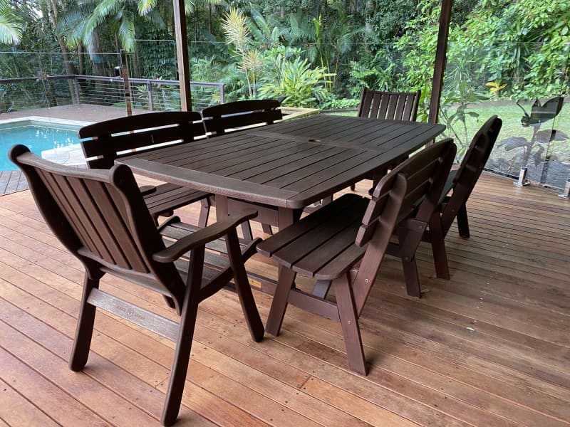 gumtree outdoor table and chairs