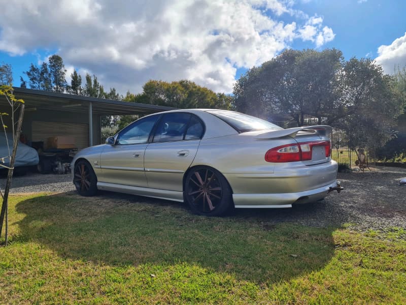 2001 HOLDEN BERLINA  SEDAN VX II LS162882768377985113