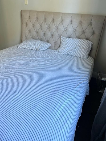 Hamptons King Bed  62863375716994112