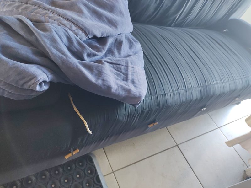 FUTON LOUNGE GREAT COND. Click Clack style. Super comfy. CORINDI 245662863406648322113
