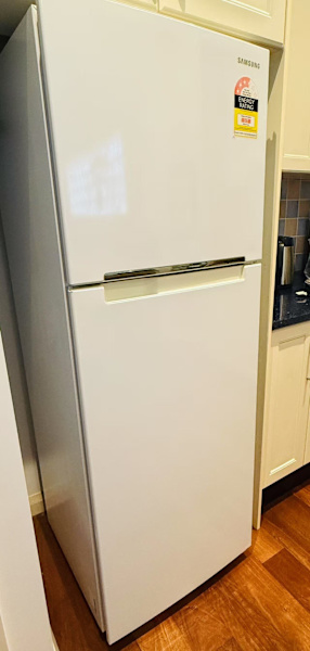 Samsung Top Mount Fridge 341L in good condition63470145456130111