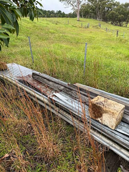 Corrugated iron - old, various lengths available 62863417088515111