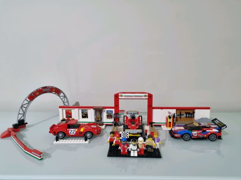 LEGO Speed Champions Ferrari Ultimate Garage 75889