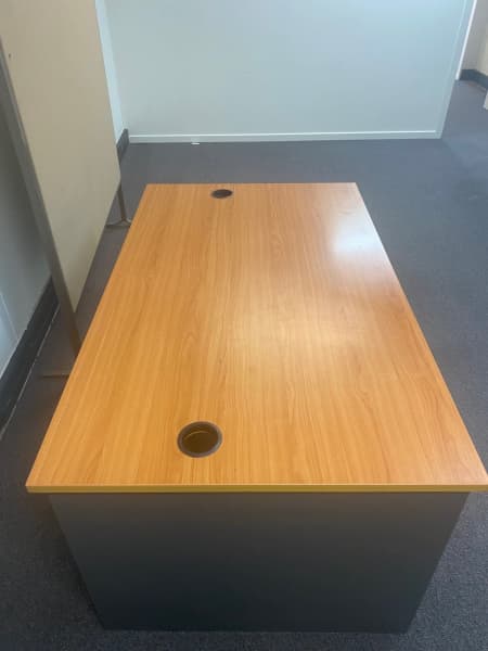 Office Desk with Draws62865821161986112