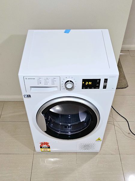 Ariston 8KG Heat Pump Dryer MODEL: N11HPLWAU  Perfect Working Conditio63470144947201113