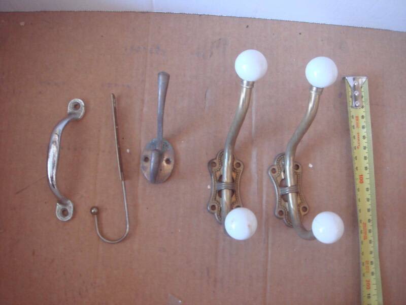 Small hardwares hooks, door bolt, etc.63004437373185111
