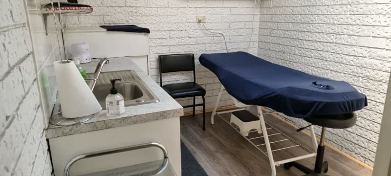 Beauty room for rent 629957180990751128