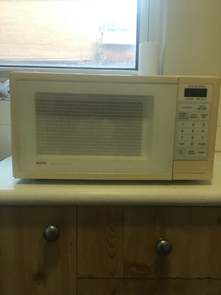 Microwave Oven - Sanyo63021733325571111
