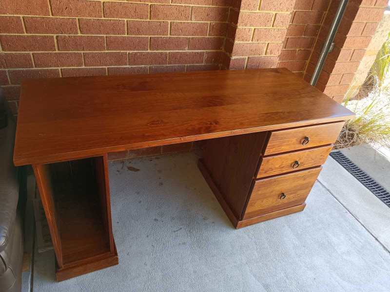 cheap wood desks for sale