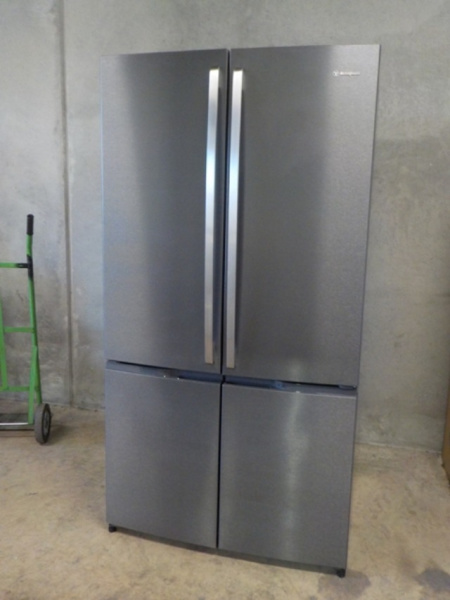 Item 2690 Westinghouse S/S 600L Fridge/Freezer630169095194901120