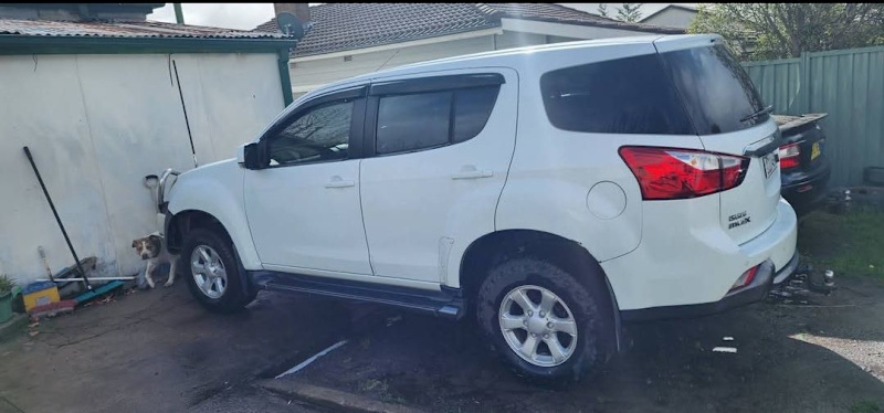 2015 ISUZU MU-X LS-M (4x4) 5 SP MANUAL 4D WAGON62937622672899111