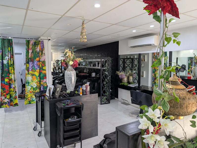 Hairdressing Salon Lease For Sale62885358791299111