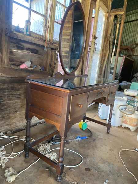 Dressing Table62863375639811114